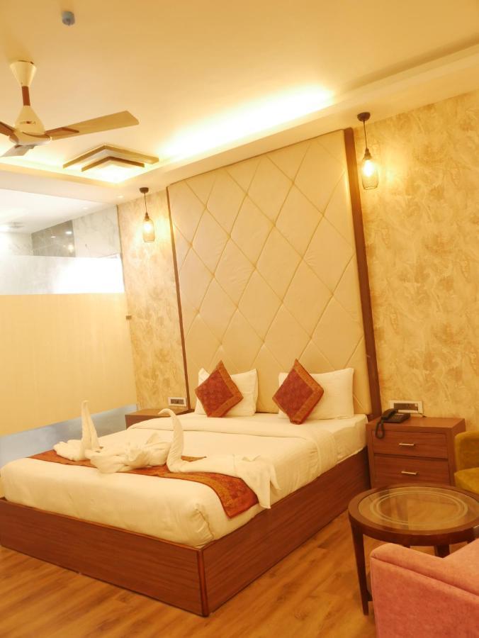 The Triumph Hotel Varanasi Exterior photo